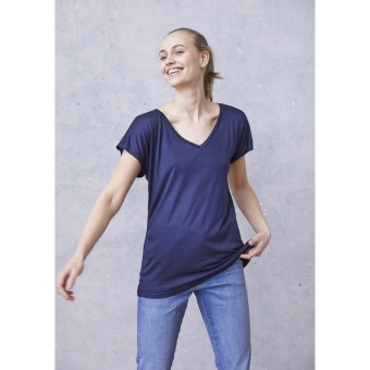 ISAY Nugga V-Neck T-Shirt Navy